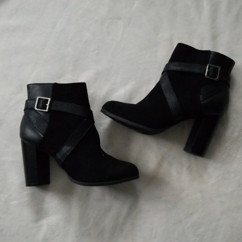 Heeled boots